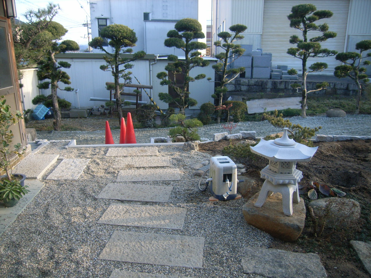 限られた空間で機能性も重視した日本庭園 BEFORE