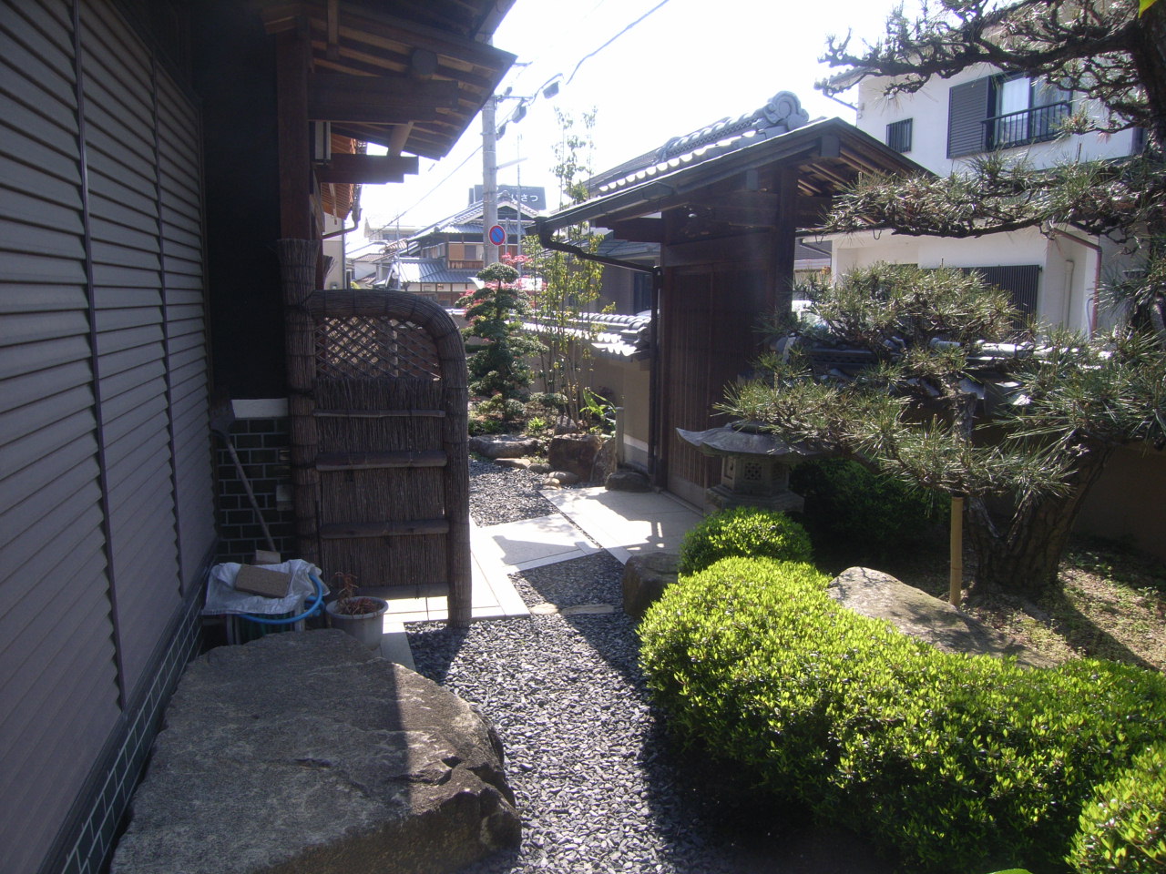 四季折々の庭木を楽しむ日本庭園　石組工事 AFTER