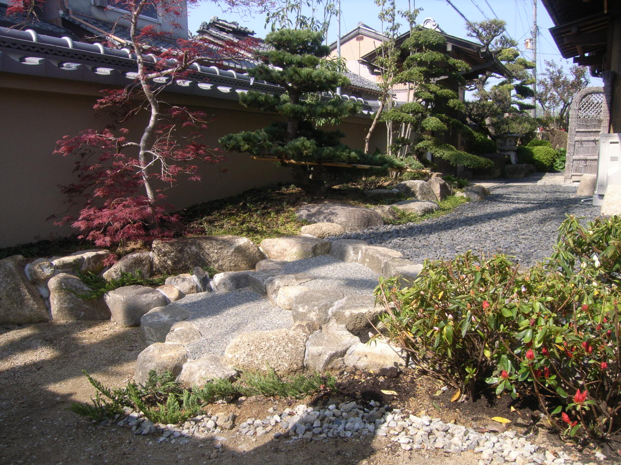 四季折々の庭木を楽しむ日本庭園　石組工事 AFTER
